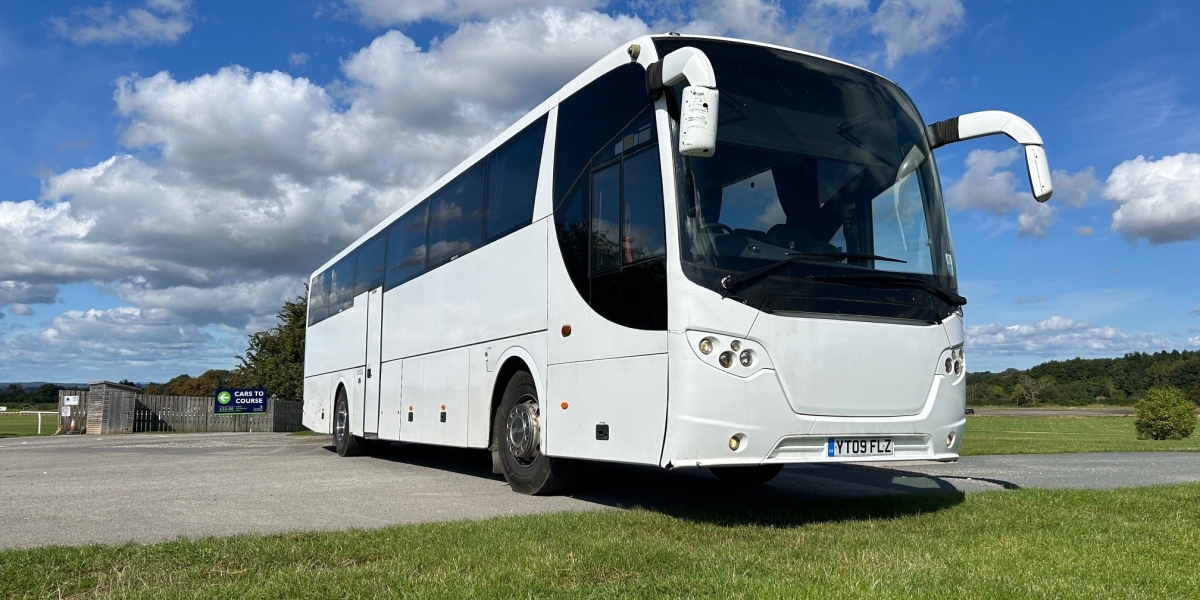 Exploring Group Journeys with Minibus Hire Near Me