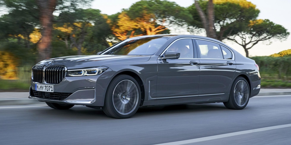 Elite Auto Gear’s Guide to Breaking In New Car Speakers Properly