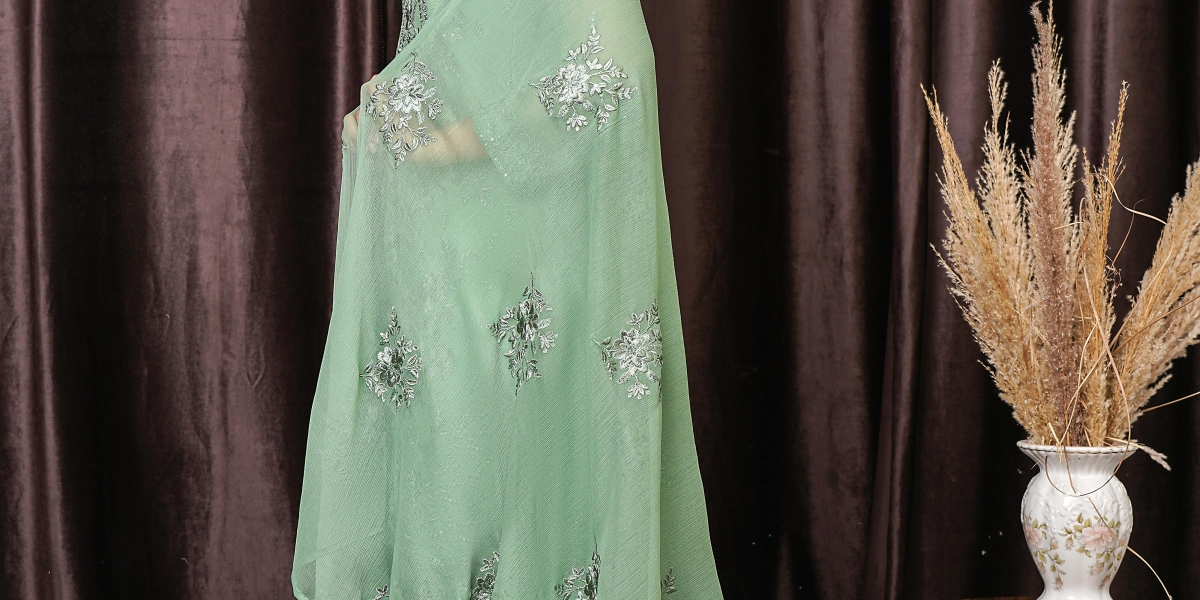 The Secret Behind Zarif Clothing’s Popularity in Pakistani Fashion
