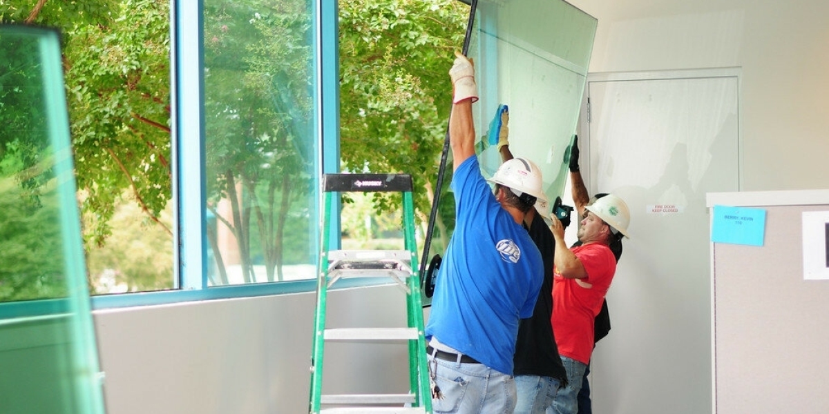 Glass Replacement for Businesses: Why First Impressions Start with Your Windows