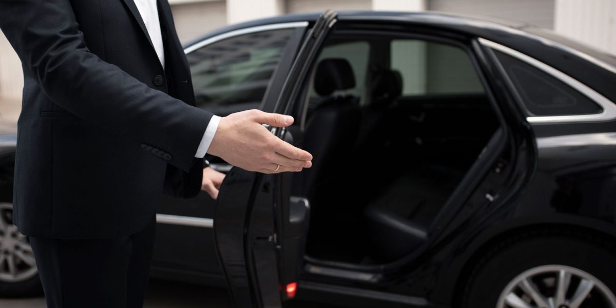 Unlock Seamless Travel with Airport Limo Richmond Hill: Your Gateway to Luxury and Reliability at Toronto Pearson