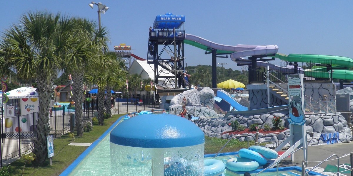 The Ultimate List of Water Parks in Los Angeles for Kids & Adults