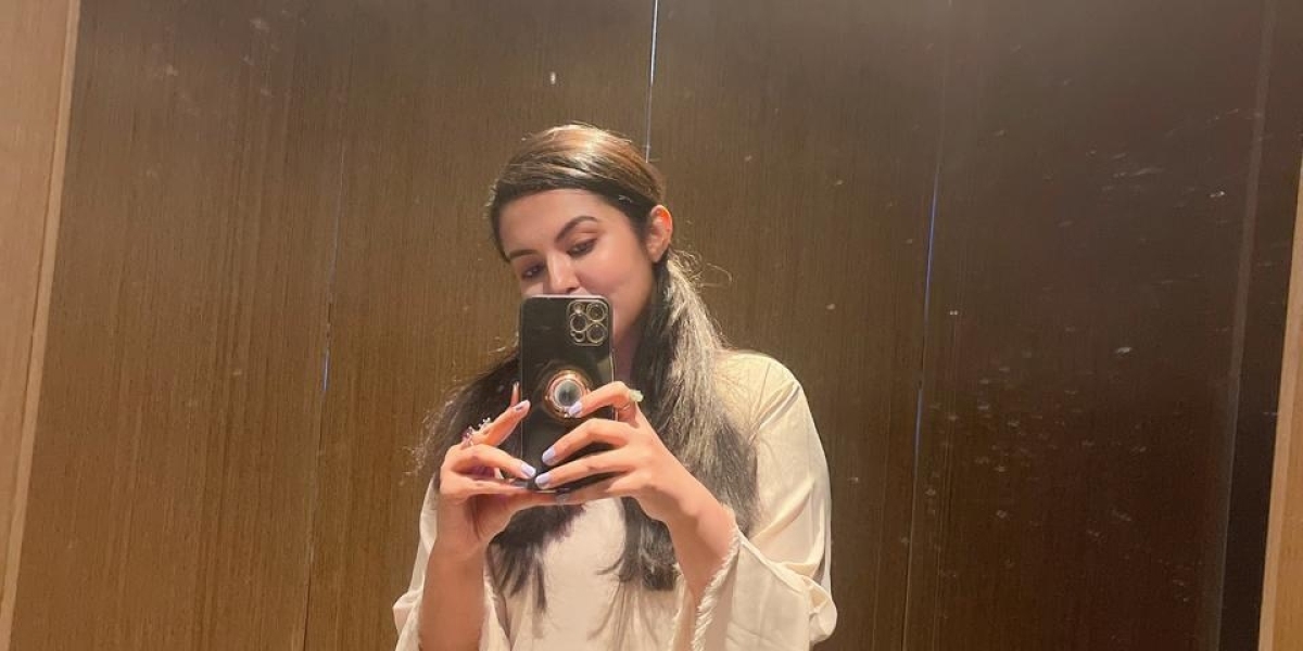 Does Escort call girl service safe in Noida India?