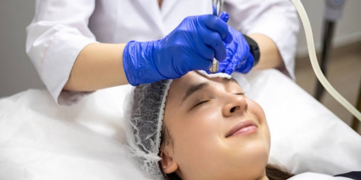 Hydrafacial Preps Skin for Fall Makeup Perfection