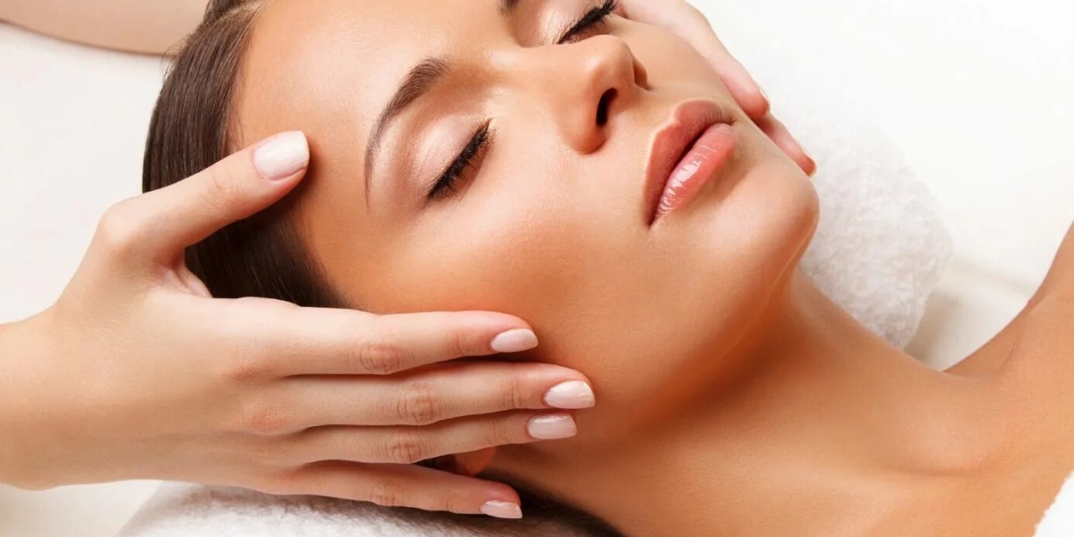 Dermatech Polyclinic’s Approach to Acne Scar Treatments