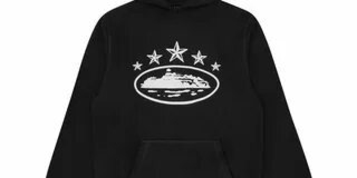 The Evolution of Urban Armor: Why Corteiz, Pull Corteiz, and the Doudoune Stussy Define Modern Streetwear