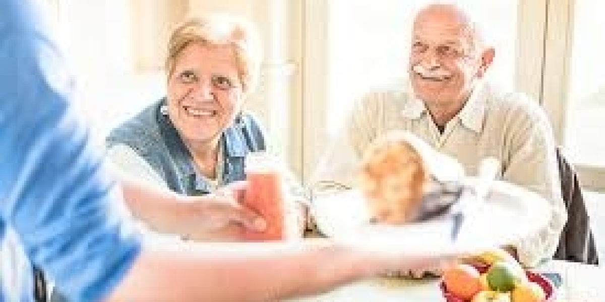 Why Senior Memory Care Specialized Dining Helps Maintain Physical Weight and Health