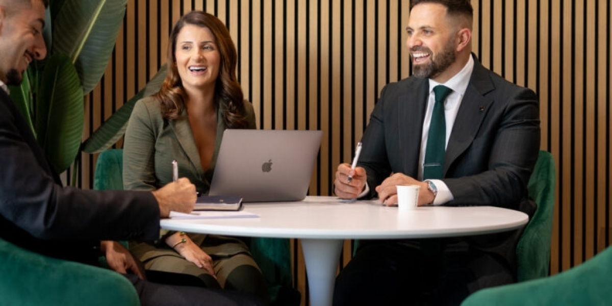 Brisbane headshot photographer East Brisbane delivers reliable portrait photography services