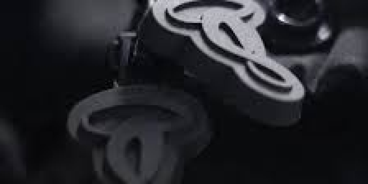 Synaworld: A Rising Force in Streetwear Culture